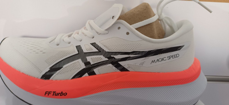Asics white red 44