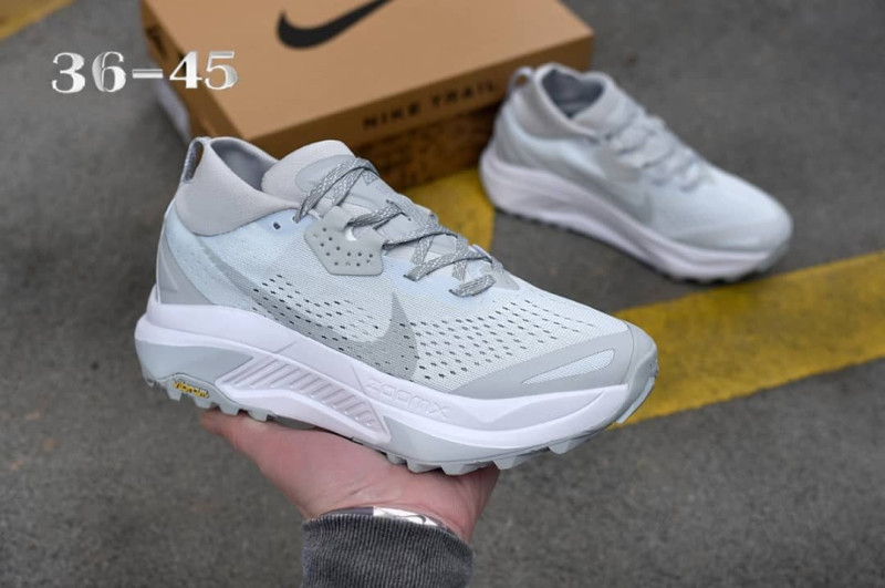 Nike ACG Zegama B/white 44